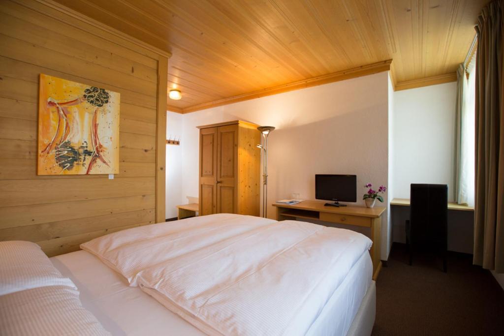 Sonnegg Hotel Zweisimmen Ruang foto